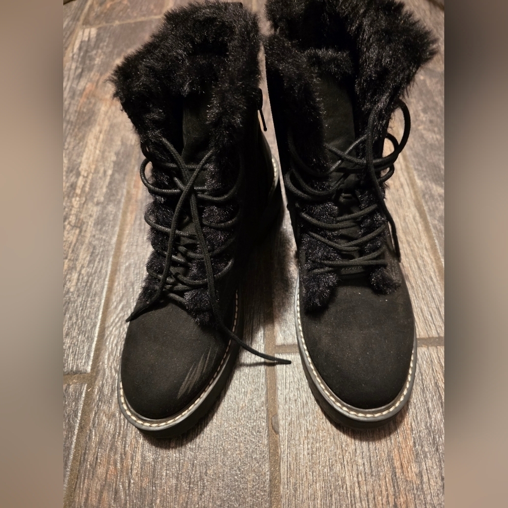 Madden Girl Black Faux Fur Boots Size 8 - Picture 4 of 8